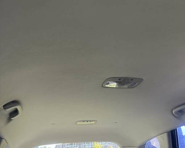 Сірий Кіа Каренс, об'ємом двигуна 2 л та пробігом 273 тис. км за 6300 $, фото 21 на Automoto.ua