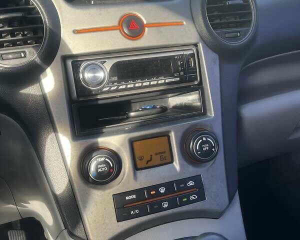 Сірий Кіа Каренс, об'ємом двигуна 2 л та пробігом 273 тис. км за 6300 $, фото 17 на Automoto.ua