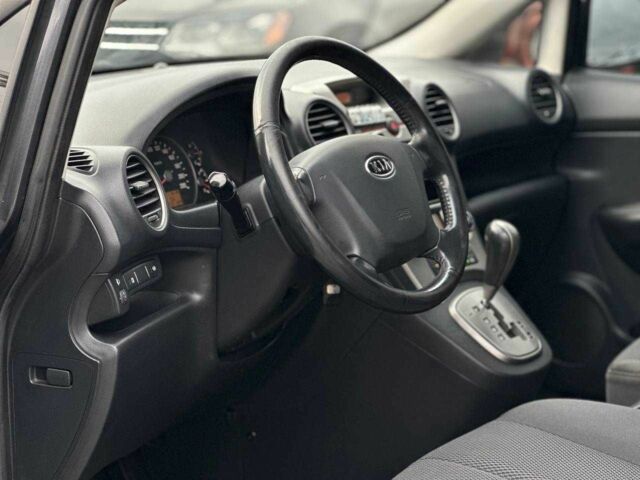 Серый Киа Каренс, объемом двигателя 2 л и пробегом 203 тыс. км за 5999 $, фото 9 на Automoto.ua