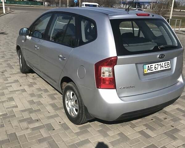 Серый Киа Каренс, объемом двигателя 2 л и пробегом 91 тыс. км за 8100 $, фото 1 на Automoto.ua
