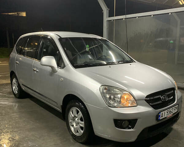 Серый Киа Каренс, объемом двигателя 2 л и пробегом 254 тыс. км за 5800 $, фото 5 на Automoto.ua