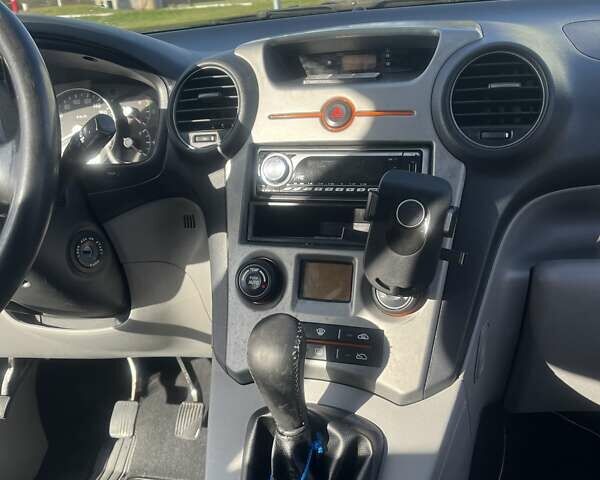 Сірий Кіа Каренс, об'ємом двигуна 2 л та пробігом 273 тис. км за 6300 $, фото 18 на Automoto.ua