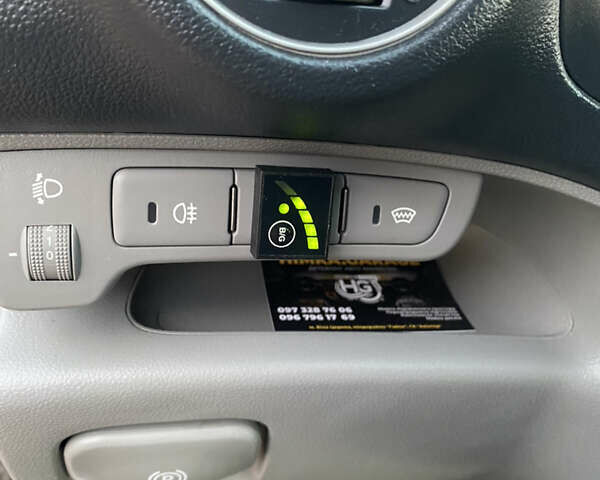 Серый Киа Каренс, объемом двигателя 2 л и пробегом 198 тыс. км за 6800 $, фото 11 на Automoto.ua