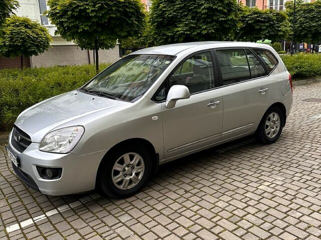 Серый Киа Каренс, объемом двигателя 2 л и пробегом 238 тыс. км за 4999 $, фото 4 на Automoto.ua