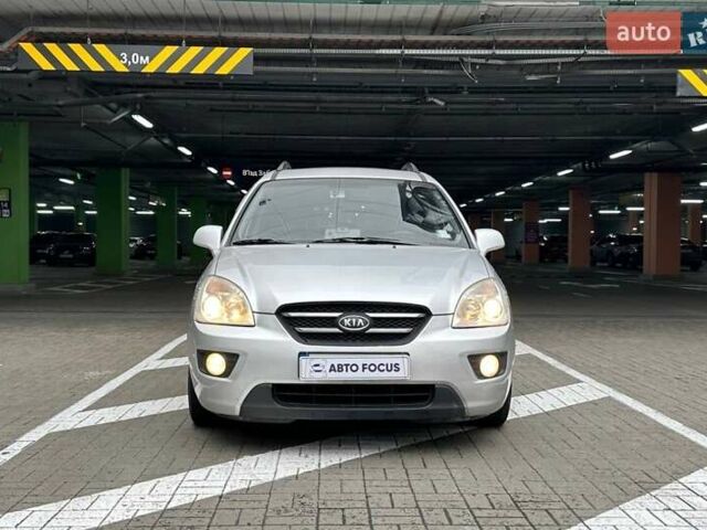 Сірий Кіа Каренс, об'ємом двигуна 2 л та пробігом 215 тис. км за 8990 $, фото 2 на Automoto.ua