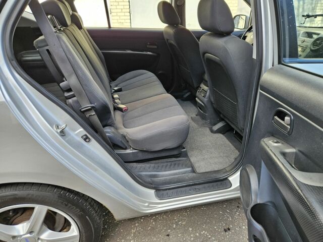 Серый Киа Каренс, объемом двигателя 2 л и пробегом 350 тыс. км за 2800 $, фото 16 на Automoto.ua