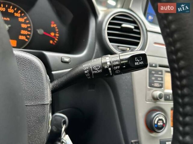 Сірий Кіа Каренс, об'ємом двигуна 2 л та пробігом 215 тис. км за 8990 $, фото 15 на Automoto.ua