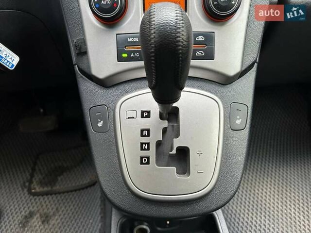 Сірий Кіа Каренс, об'ємом двигуна 2 л та пробігом 215 тис. км за 8990 $, фото 19 на Automoto.ua