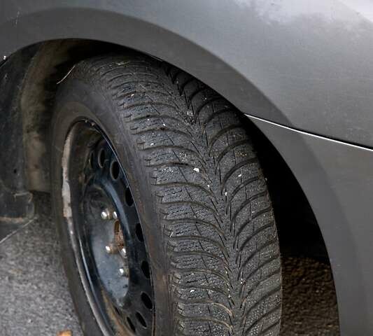 Киа Каренс 2009 в Житомире на Automoto.ua Серый Киа Каренс, объемом двигателя 1.99 л и пробегом 270 тыс. км за 5500 $, фото 13 на Automoto.ua