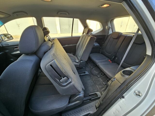 Серый Киа Каренс, объемом двигателя 2 л и пробегом 350 тыс. км за 2800 $, фото 17 на Automoto.ua