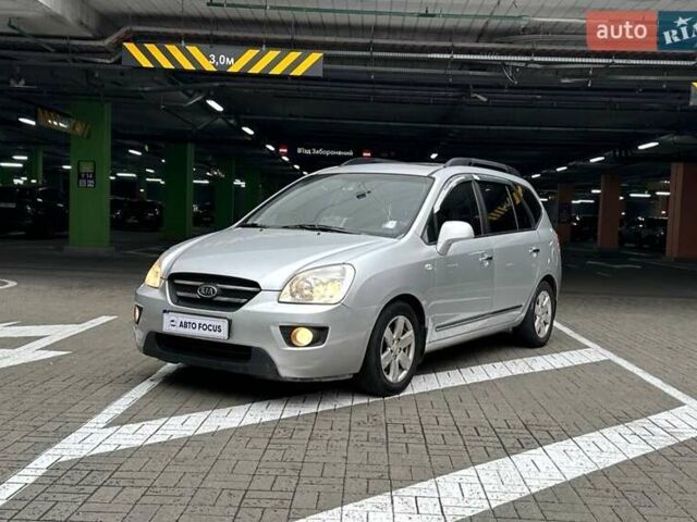 Сірий Кіа Каренс, об'ємом двигуна 2 л та пробігом 215 тис. км за 8990 $, фото 3 на Automoto.ua
