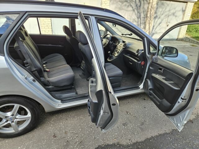 Серый Киа Каренс, объемом двигателя 2 л и пробегом 350 тыс. км за 2800 $, фото 7 на Automoto.ua