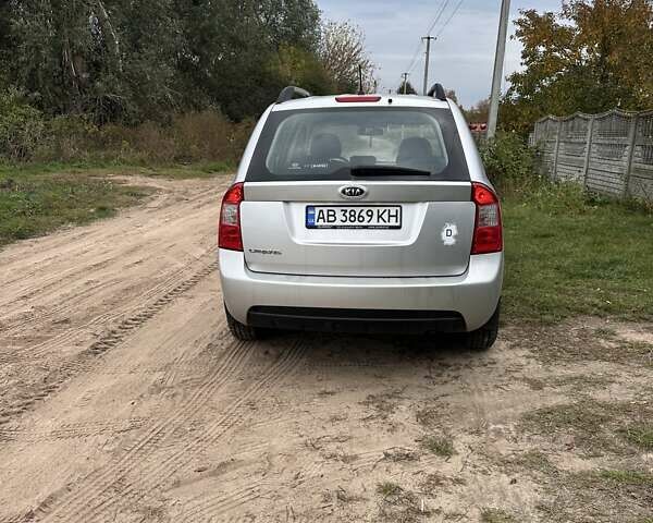 Сірий Кіа Каренс, об'ємом двигуна 1.59 л та пробігом 137 тис. км за 7100 $, фото 4 на Automoto.ua