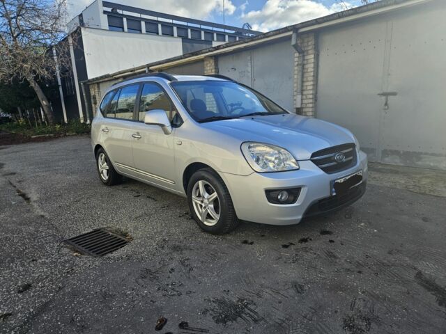 Серый Киа Каренс, объемом двигателя 2 л и пробегом 350 тыс. км за 2800 $, фото 1 на Automoto.ua
