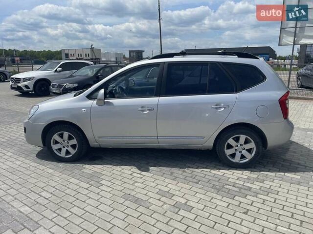 Серый Киа Каренс, объемом двигателя 2 л и пробегом 207 тыс. км за 5999 $, фото 4 на Automoto.ua
