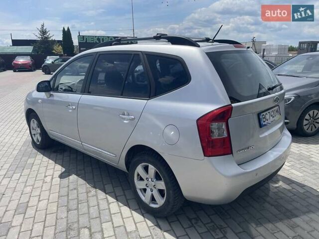 Серый Киа Каренс, объемом двигателя 2 л и пробегом 207 тыс. км за 5999 $, фото 3 на Automoto.ua