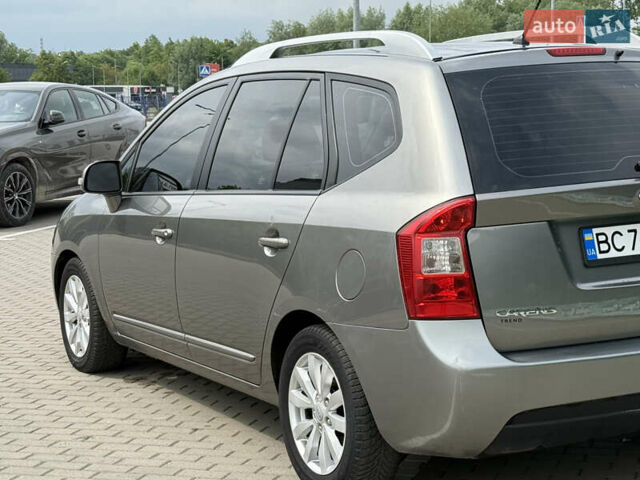Сірий Кіа Каренс, об'ємом двигуна 1.58 л та пробігом 265 тис. км за 7400 $, фото 15 на Automoto.ua
