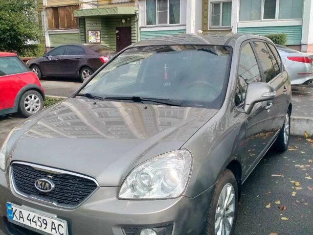 Сірий Кіа Каренс, об'ємом двигуна 2 л та пробігом 229 тис. км за 7300 $, фото 2 на Automoto.ua