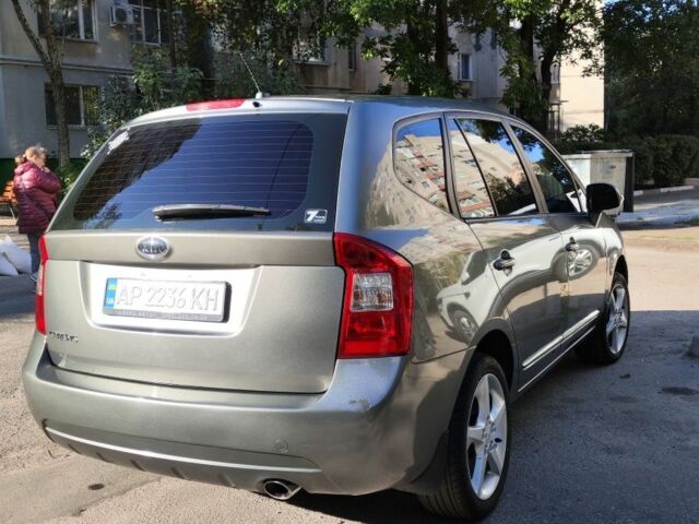 Сірий Кіа Каренс, об'ємом двигуна 2 л та пробігом 90 тис. км за 7700 $, фото 1 на Automoto.ua