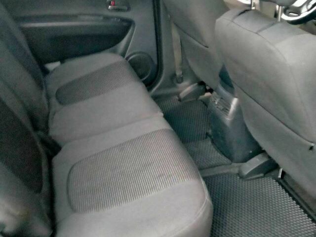 Сірий Кіа Каренс, об'ємом двигуна 2 л та пробігом 229 тис. км за 7300 $, фото 10 на Automoto.ua