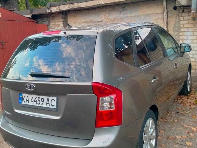 Сірий Кіа Каренс, об'ємом двигуна 2 л та пробігом 229 тис. км за 7300 $, фото 13 на Automoto.ua