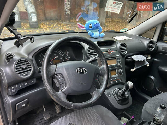 Серый Киа Каренс, объемом двигателя 1.58 л и пробегом 220 тыс. км за 8300 $, фото 11 на Automoto.ua