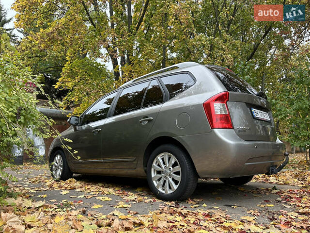 Серый Киа Каренс, объемом двигателя 1.58 л и пробегом 220 тыс. км за 8300 $, фото 7 на Automoto.ua