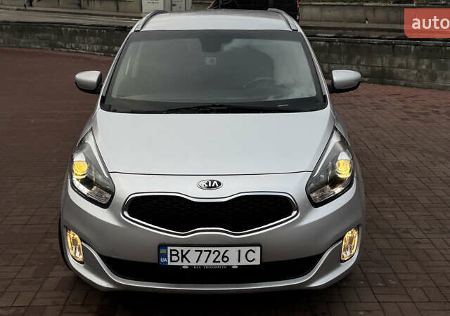 Серый Киа Каренс, объемом двигателя 1.69 л и пробегом 180 тыс. км за 9400 $, фото 3 на Automoto.ua