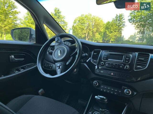 Серый Киа Каренс, объемом двигателя 1.7 л и пробегом 225 тыс. км за 10800 $, фото 20 на Automoto.ua