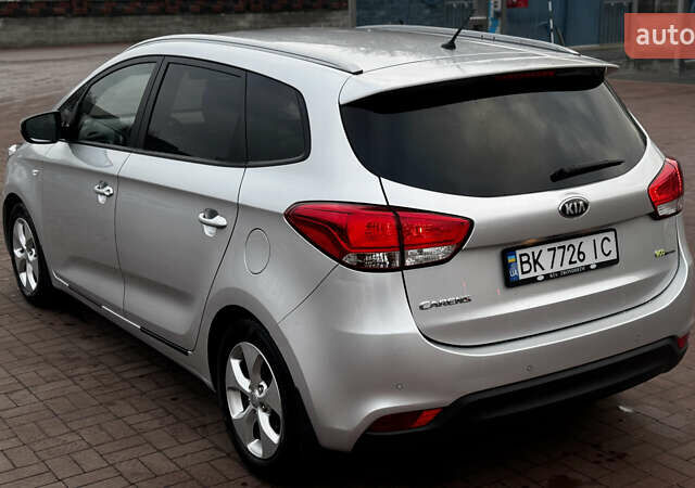 Серый Киа Каренс, объемом двигателя 1.69 л и пробегом 180 тыс. км за 9400 $, фото 11 на Automoto.ua