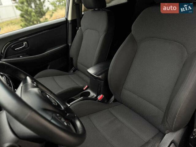 Серый Киа Каренс, объемом двигателя 1.7 л и пробегом 153 тыс. км за 13300 $, фото 15 на Automoto.ua