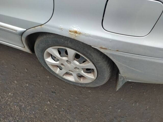 Серый Киа Каренс, объемом двигателя 2 л и пробегом 220 тыс. км за 1850 $, фото 12 на Automoto.ua