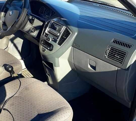 Серый Киа Каренс, объемом двигателя 1.6 л и пробегом 267 тыс. км за 4200 $, фото 8 на Automoto.ua