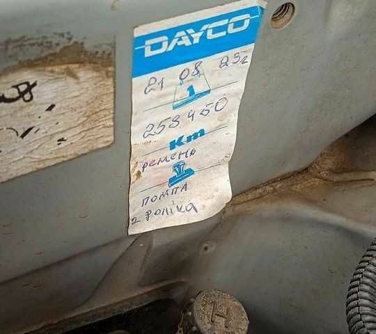 Серый Киа Каренс, объемом двигателя 1.6 л и пробегом 267 тыс. км за 4200 $, фото 9 на Automoto.ua