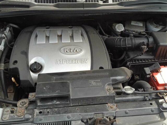 Серый Киа Каренс, объемом двигателя 1.6 л и пробегом 267 тыс. км за 4200 $, фото 10 на Automoto.ua