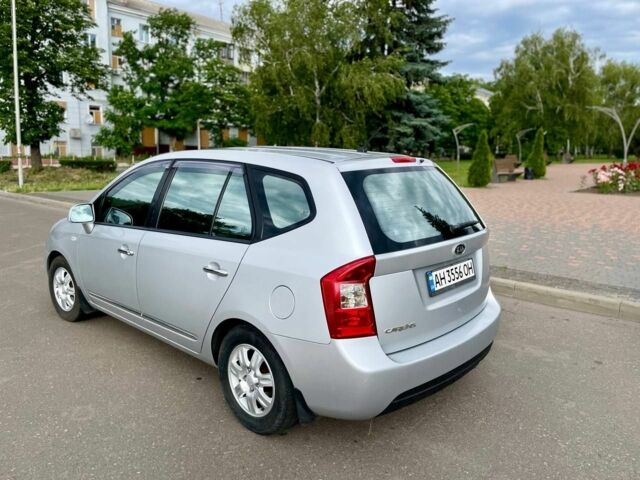 Сірий Кіа Каренс, об'ємом двигуна 2 л та пробігом 212 тис. км за 5500 $, фото 2 на Automoto.ua
