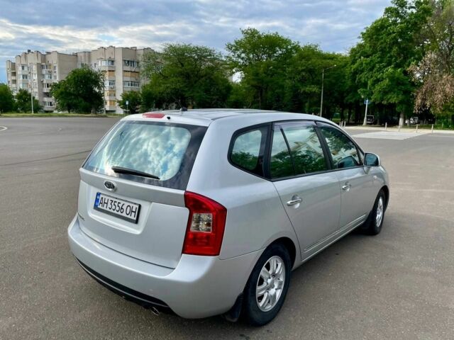 Сірий Кіа Каренс, об'ємом двигуна 2 л та пробігом 212 тис. км за 5500 $, фото 3 на Automoto.ua