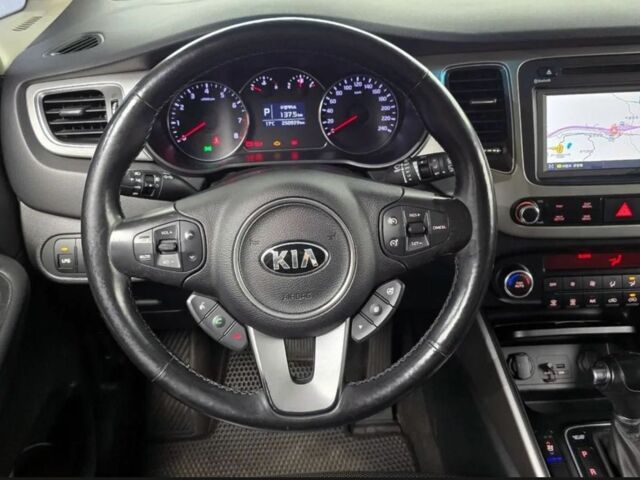 Серый Киа Каренс, объемом двигателя 2 л и пробегом 200 тыс. км за 10500 $, фото 1 на Automoto.ua