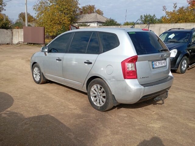 Серый Киа Каренс, объемом двигателя 2 л и пробегом 196 тыс. км за 5200 $, фото 4 на Automoto.ua