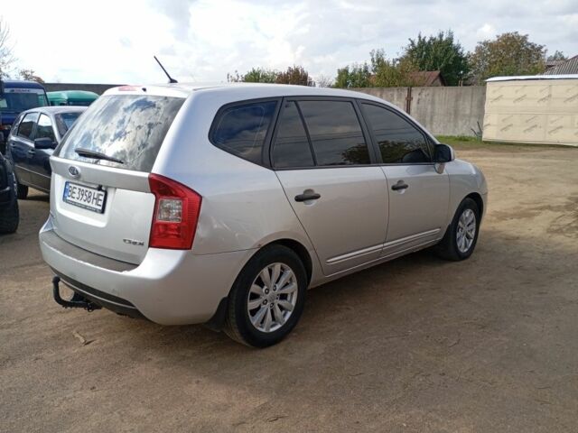 Серый Киа Каренс, объемом двигателя 2 л и пробегом 196 тыс. км за 5200 $, фото 3 на Automoto.ua