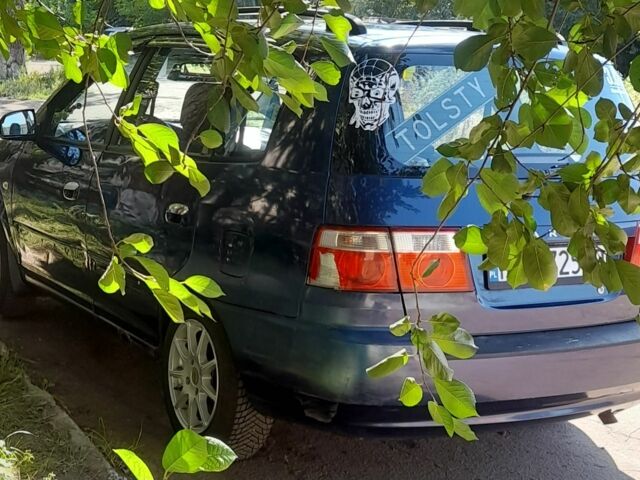 Синий Киа Каренс, объемом двигателя 1.8 л и пробегом 290 тыс. км за 1667 $, фото 3 на Automoto.ua