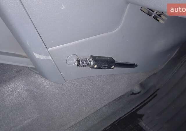 Синий Киа Каренс, объемом двигателя 2 л и пробегом 190 тыс. км за 4700 $, фото 25 на Automoto.ua