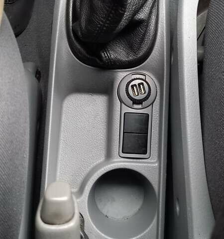 Синий Киа Каренс, объемом двигателя 2 л и пробегом 190 тыс. км за 4800 $, фото 35 на Automoto.ua