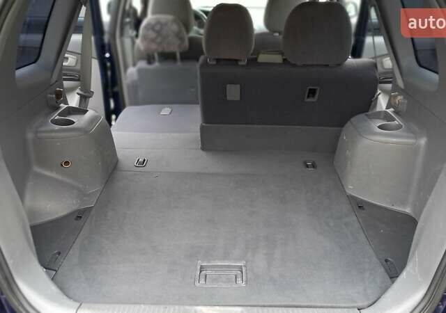 Синий Киа Каренс, объемом двигателя 2 л и пробегом 190 тыс. км за 4800 $, фото 24 на Automoto.ua