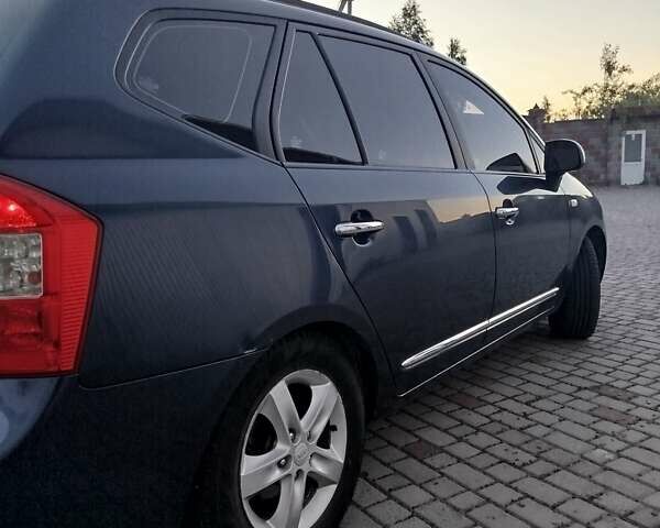 Синій Кіа Каренс, об'ємом двигуна 1.99 л та пробігом 193 тис. км за 5500 $, фото 2 на Automoto.ua