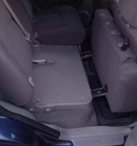 Синий Киа Каренс, объемом двигателя 2 л и пробегом 190 тыс. км за 4700 $, фото 24 на Automoto.ua