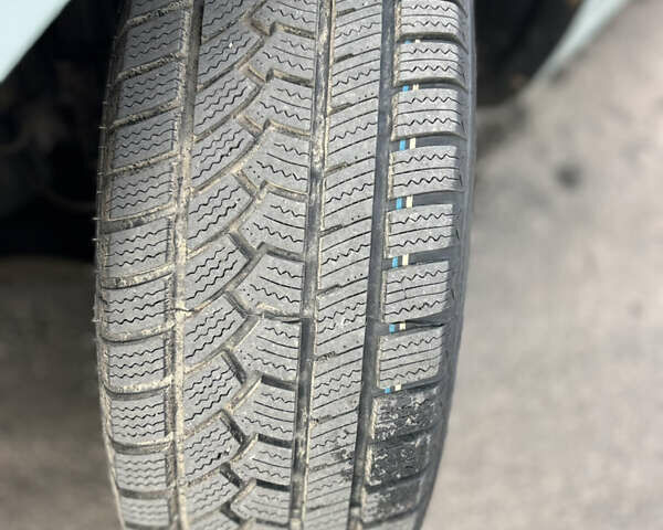 Синий Киа Каренс, объемом двигателя 2 л и пробегом 278 тыс. км за 6200 $, фото 7 на Automoto.ua