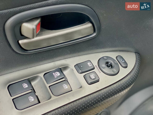 Синій Кіа Каренс, об'ємом двигуна 1.99 л та пробігом 251 тис. км за 6699 $, фото 29 на Automoto.ua