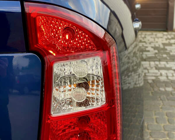 Синій Кіа Каренс, об'ємом двигуна 1.99 л та пробігом 251 тис. км за 6699 $, фото 21 на Automoto.ua