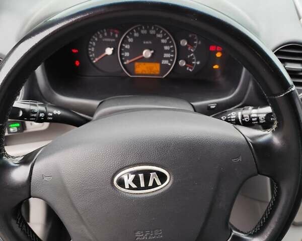 Киа Каренс 2008 в Харькове на Automoto.ua Синий Киа Каренс, объемом двигателя 2 л и пробегом 247 тыс. км за 5800 $, фото 5 на Automoto.ua
